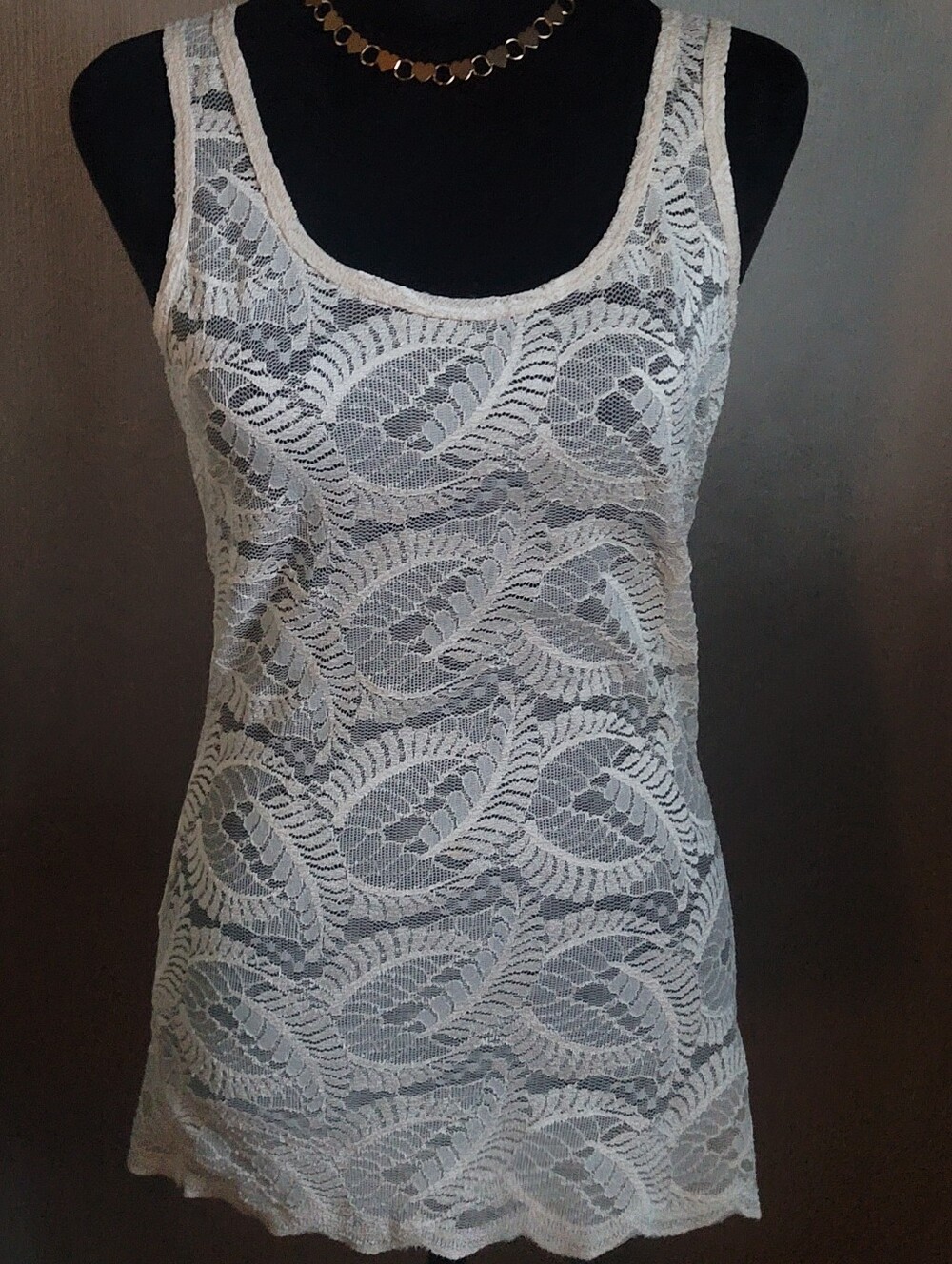 Lace Overlay Scoop Neck Tank Top - White